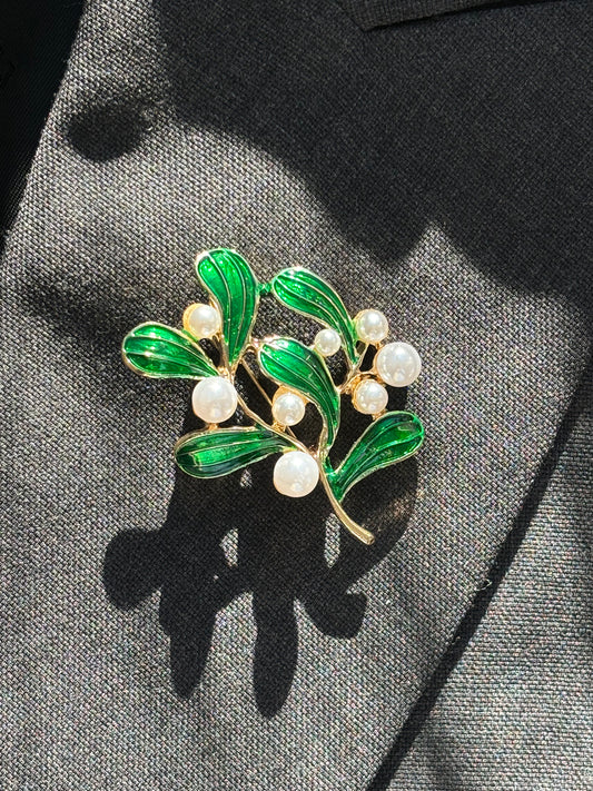 Brosche Mistelzweig mit Blättern aus Emaille