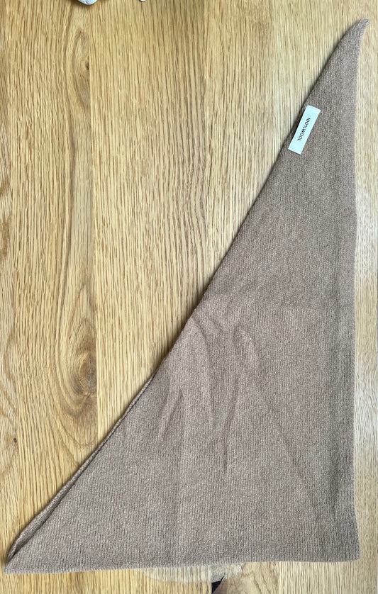 Dreieckstuch aus 100% Wolle - Beige