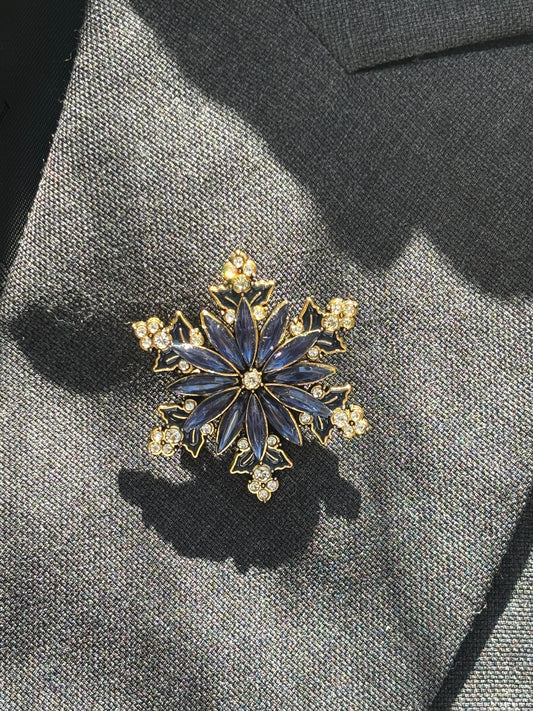 Brosche Schneeflocke dunkelblau