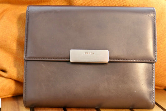Prada Wallet – Luxus in zeitlosem Design