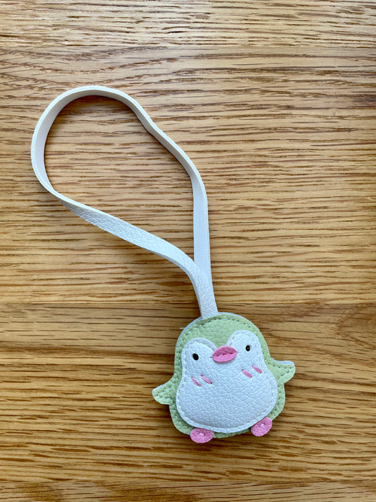 Taschenanhänger Pinguin grün