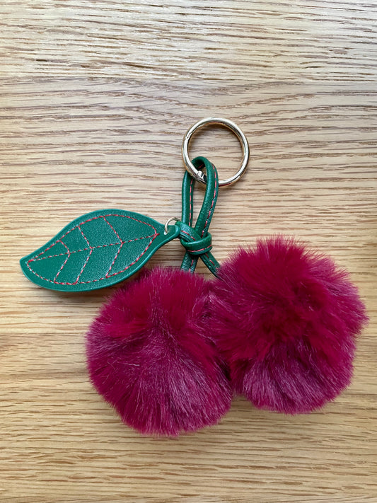 Taschenanhänger Kirsche aus Plüsch in rot