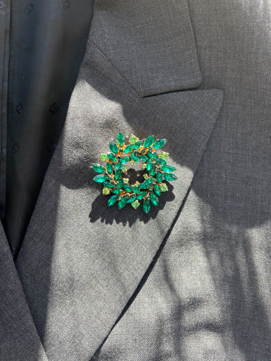 Weihnachtliche Brosche Kranz grün