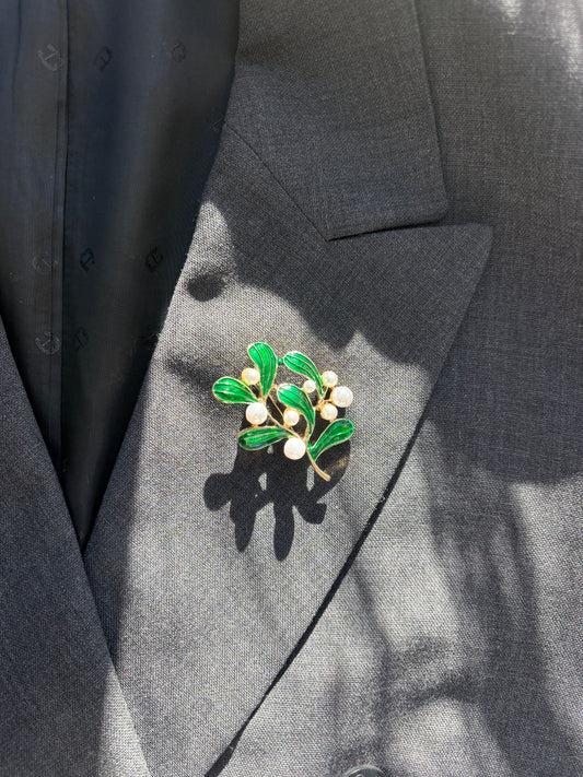 Brosche Mistelzweig mit Blättern aus Emaille